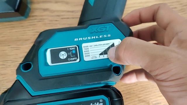 Makita Cordless Angle Grinder XGT 125mm - GA023G | Review смотреть онлайн