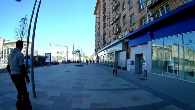 Покатушки на mini 4. Б. Никитская - Садовое кольцо - наб. р. Яуза- наб. р. Москва смотреть онлайн
