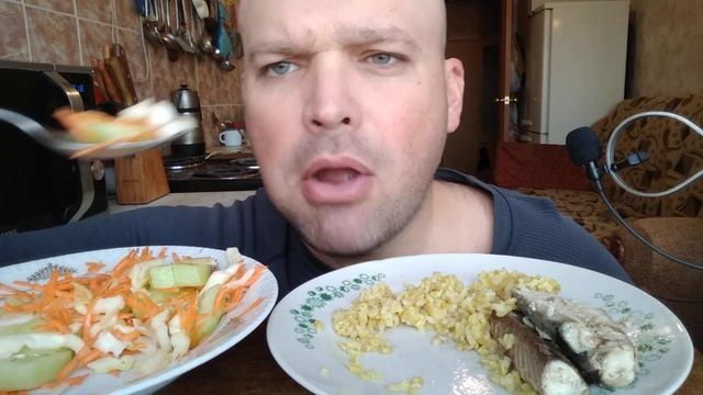 МУКБАНГ на диете / обжор бурый рис и скумбрия смотреть онлайн