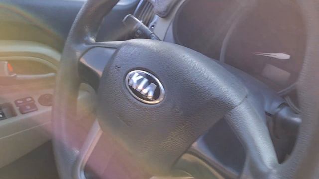 Mới về Kia Rio 2015 số sàn chỉ hơn 200 triệu. Hơn 200 triệu nên chọn Rio 2015, Accent hay Vios 2015 смотреть онлайн