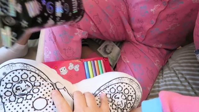 ¡¡Mi FIESTA ? de CUMPLEAÑOS ? !! * FIESTA de PIJAMAS de Daniela con regalos, tarta y juegos!! смотреть онлайн