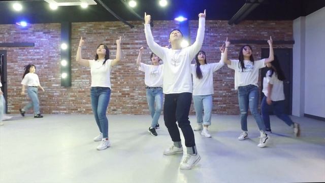 Happy - Pharrell Williams / Choreography by MISANG [Begginer's Class] смотреть онлайн