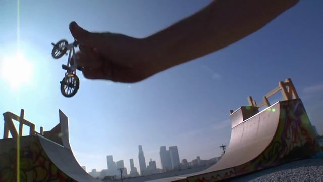 Flick Trix - Busta Thumb смотреть онлайн