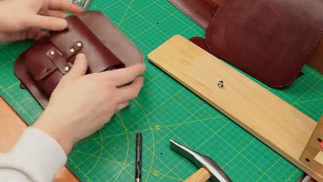Сумка из кожи своими руками. Мужская кожаная сумка на плечо / Man leather bag handemade + pattern смотреть онлайн