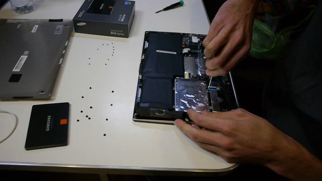 Asus Zenbook UX32VD SSD Upgrade - Samsung SSD Angels