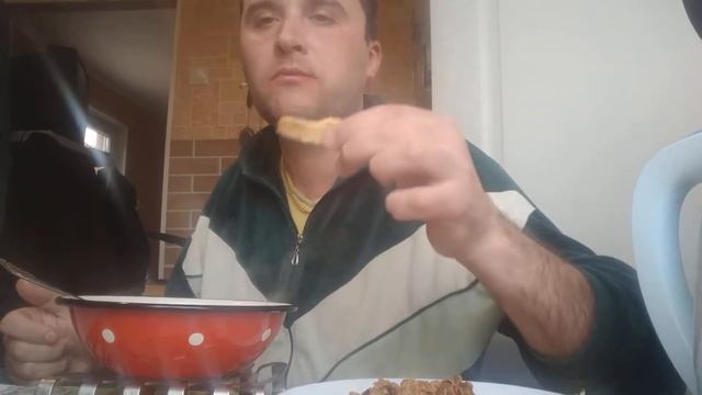 Выжить на 2000 рублей в месяц. день 13. 67 рублей в день. Луковые хлебцы. смотреть онлайн