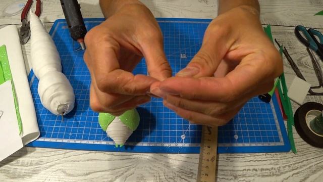 Вы не поверите! Из таких простых материалов можно сделать такую деталь к ростовым цветам. СТРЕКОЗА смотреть онлайн