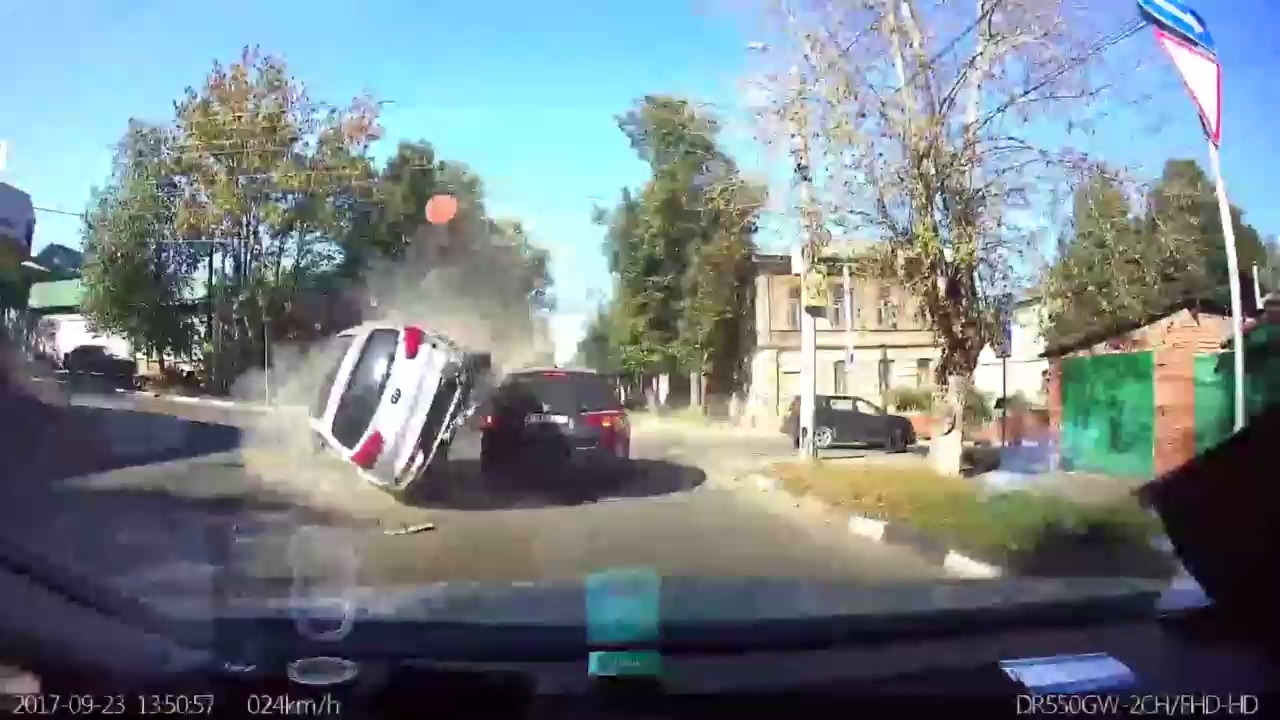 Не пропустила автомобиль на главной смотреть онлайн