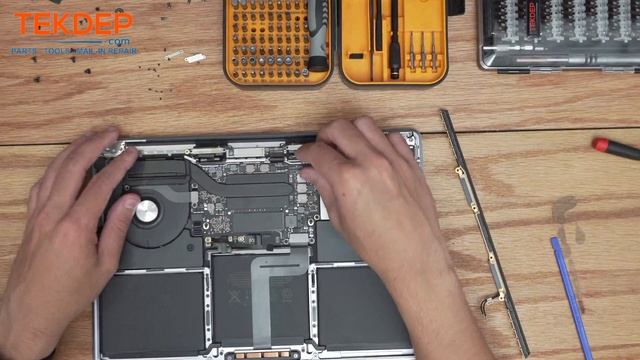 13” MacBook Pro 2016 2017 LCD Screen Repair Tutorial: Bring Your A1708 Display Back to Life! смотреть онлайн