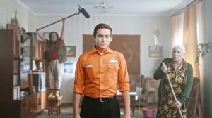 DNS - "самая дешевая реклама". Рекламный ролик со смартфоном.