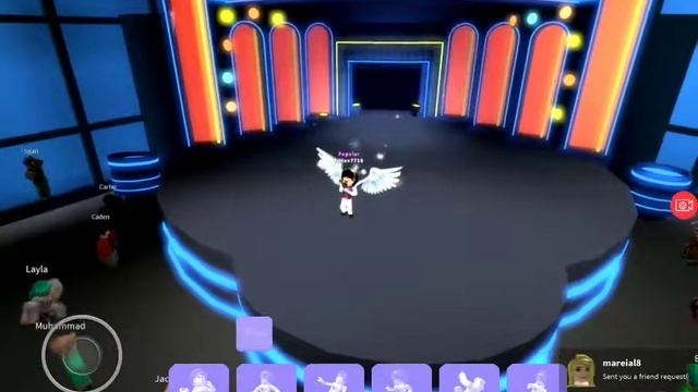 Я играю в игру роблокс называется там в игре роблоксе Dance off смотреть онлайн