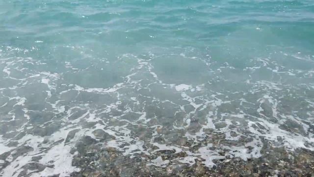 Погода в Кобулети 15 июля 2022 года..Пляж и море.. Появилось солнце..