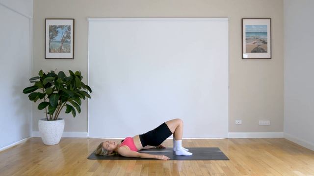 Glute & Hamstring Burner - Pilates Bridge Series смотреть онлайн