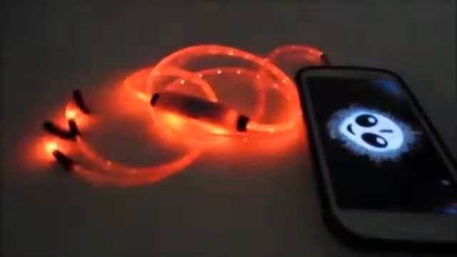 Светящиеся LED наушники с гарнитурой розовые смотреть онлайн