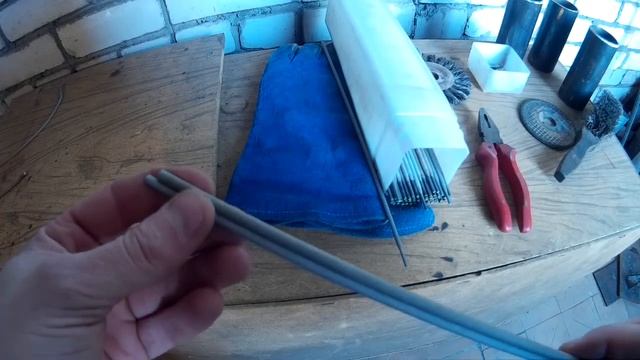 Какие лучше использовать электроды для сварки в труднодоступных местах.mp4 смотреть онлайн