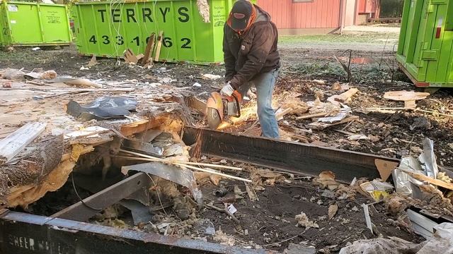 #98 Stihl TS420 Cutting Steel I Beams смотреть онлайн