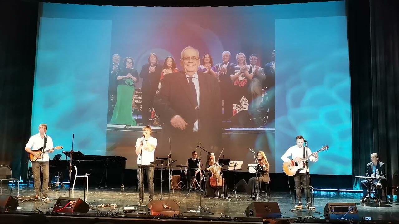 Алексей Хомчик и группа Ирония судьбы "Хрустальный господин", "Дорожные жалобы" "Вакхическая песня" смотреть онлайн