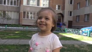 Учим Полину Вежливости