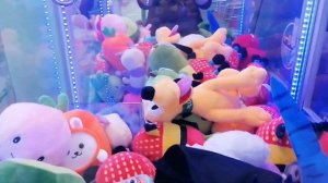 СНОВА ВЫИГРЫВАЕМ В АВТОМАТЕ ХВАТАЙКА!!! НО КАК???