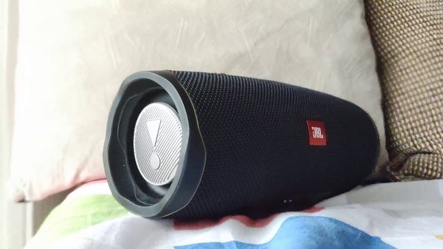 jbl charge 4 bass test !! 70% vol !! shaking camera :)?? смотреть онлайн