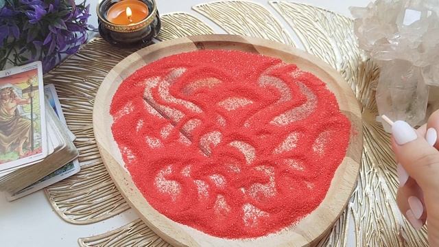 Какого мужчину к вам ведут небеса ⁉️♂️? Гадание на песке ... смотреть онлайн