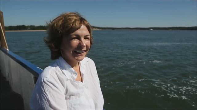 Les Hamptons, le village des millionnaires смотреть онлайн