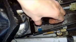 Не переключаются передачи? Порвался трос КПП? Замена троса КПП кулисы Opel Astra G Vektra B