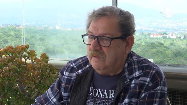 No me iré nunca", responde Enrique Krauze a Taibo II смотреть онлайн