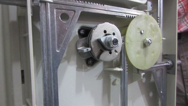 How to Figure Out the Code on an Open Combination Safe - Sentry 3100 смотреть онлайн