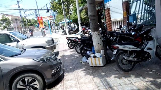 Ода рыбному супу и прогулка по улице Йерсина до кафе Yasaka.