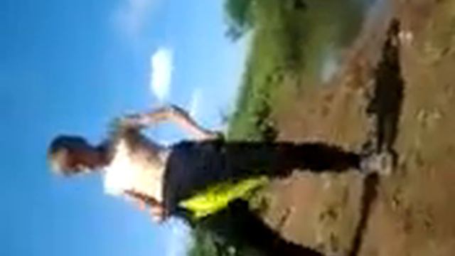 озабоченный парень.