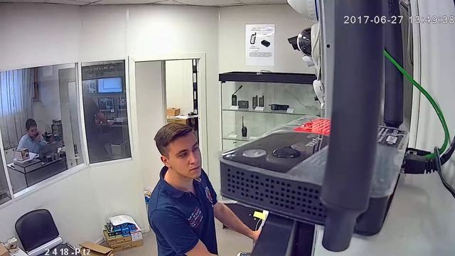 Видеокамера IP IVM-2418-PTZ. 2MP, SC2135, HI3518Ev200, 3.6мм, WIFI, PTZ, SD, аудио. Офис, день. смотреть онлайн