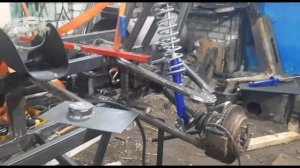 Передние стойки вездехода на независимой подвеске с двигателем тайота