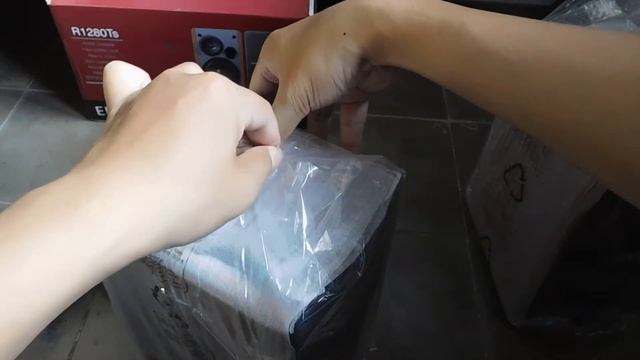 Unboxing Edifier R1280Ts Powered Bookshelf Speakers смотреть онлайн