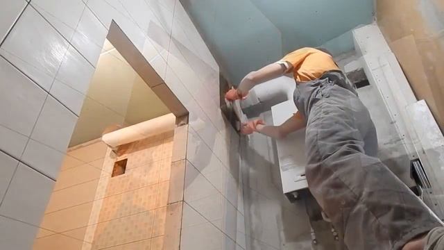 Сталинка. Ремонт ванной комнаты с газовой колонкой. /// Поділ на зони. Комплектація сантехникой. смотреть онлайн