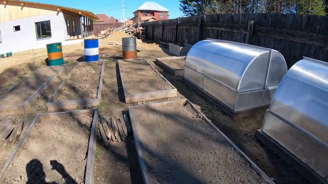 Привели в порядок полы. Весенне-огородная суета. смотреть онлайн
