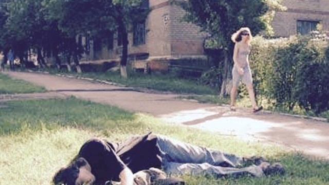 Стихотворение ~ Два абсолютно разных человека... смотреть онлайн