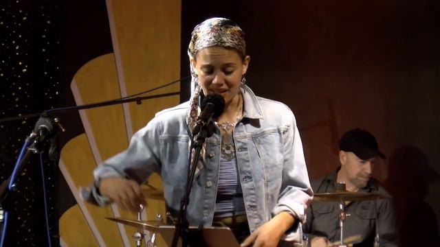 Robert Hill Band- featuring Simone @ Salem Roadhouse смотреть онлайн