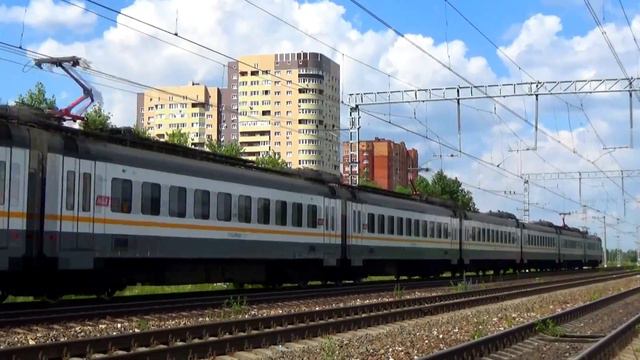 "Неопознанная спереди!" Электропоезд ЭП2Д-0060 сообщением "Москва Курская - Подольск" (МЦД-2) смотреть онлайн
