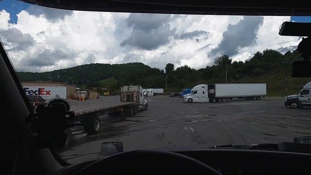 Как ПРОХОДИТ ПОЛНЫЙ Рабочий День ДАЛЬНОБОЙЩИКА в США | Высоковольтные Вышки смотреть онлайн