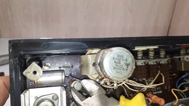 Маяк-202 разбор на радиодетали содержащие драгметаллы. Серебра в СССР при сборке не жалели. смотреть онлайн