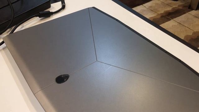 Alienware 17.3" Gaming i7 16GB NVIDIA GeForce RTX 2070 512GB SSD + 1TB+8GB HDD AWM17-7219SLV-PU смотреть онлайн