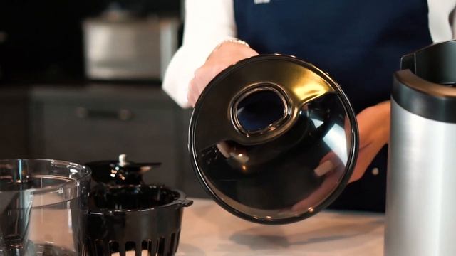 ГОТОВИМ СОК В СОКОВЫЖИМАЛКЕ BAUER JUICER PRO смотреть онлайн