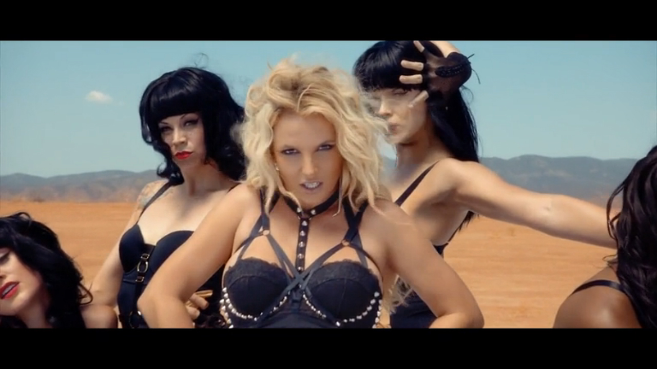 Britney Spears - Work Bitch смотреть онлайн