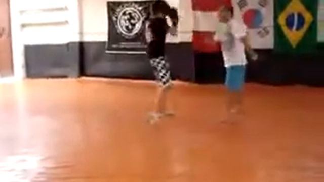 Clases particulares de Mauricio y Bernardo en el Punchsprawl tercera parte смотреть онлайн