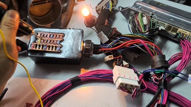 Монтажный блок Орионкарс:защита от короткого замыкания,разделенное питание.Обслуживание, обзор,тест смотреть онлайн