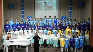 В траве сидел кузнечик