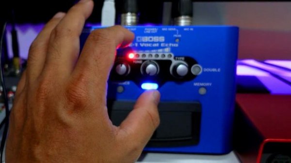 Boss VE-1 Audio Processor Vocal Echo First Impression Unboxing Testing