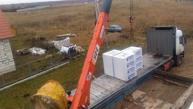 Выгрузка последнего газоблока + обзорчик по стройке смотреть онлайн