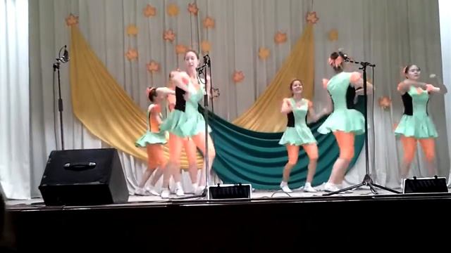 Барабан . Народный ансамбль 《Радуга》 смотреть онлайн